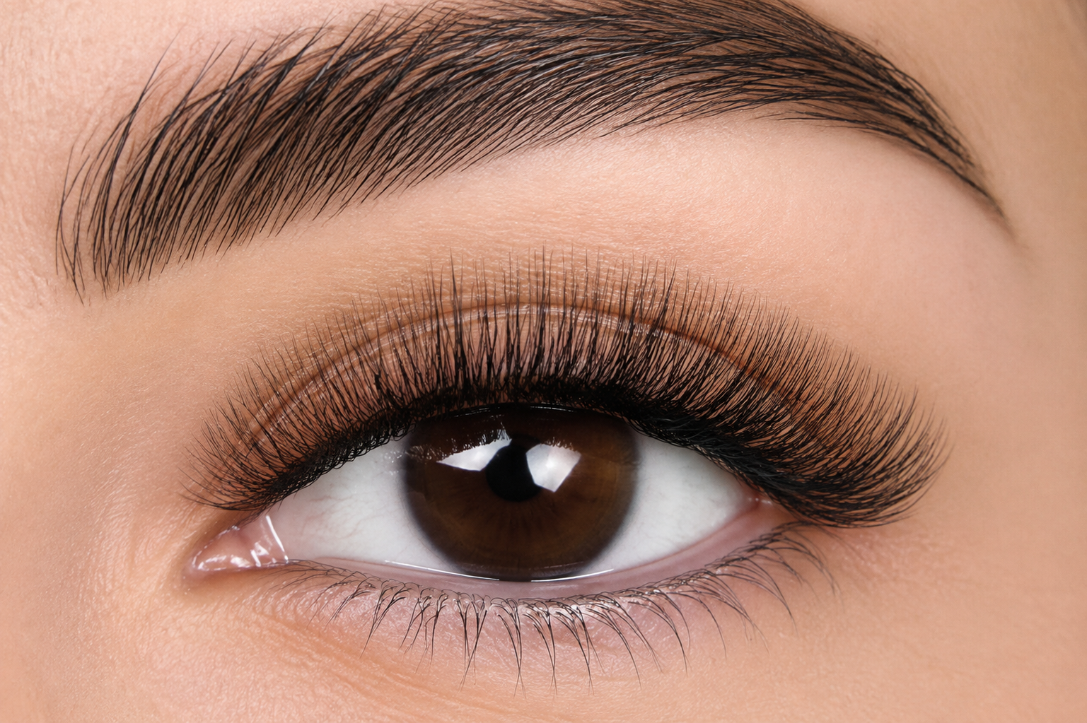 Russian Volume eyelash style